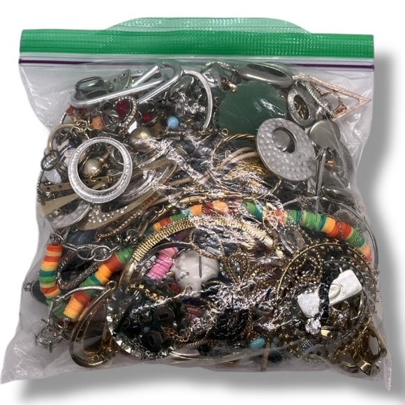 Craft Jewelry Lot Of Mixed Costume Jewelry For Repurposing Mystery Lot  1.8 Lbs - Picture 1 of 7